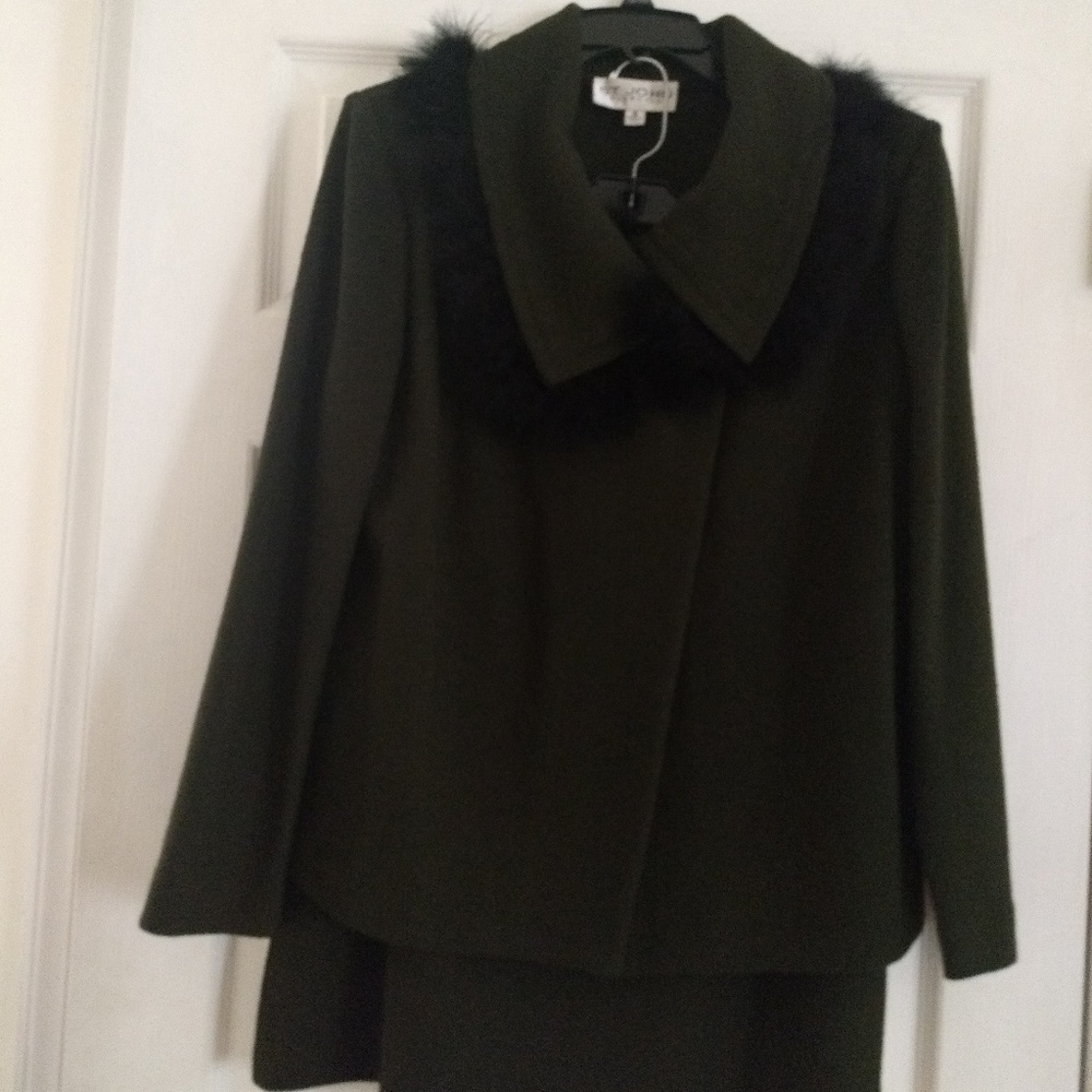 St. John Collection ''Evergreen'' Blazer / Skirt